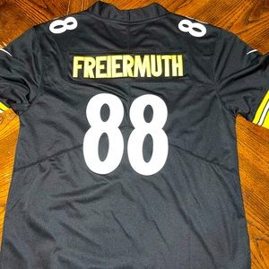 NWT Steelers Pat Freiermuth home jersey. Stitched numbers, name and logo.